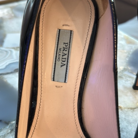 Prada Black Patent Heels in EXCELLENT CONDITION! 36.5 - Picture 4 of 9